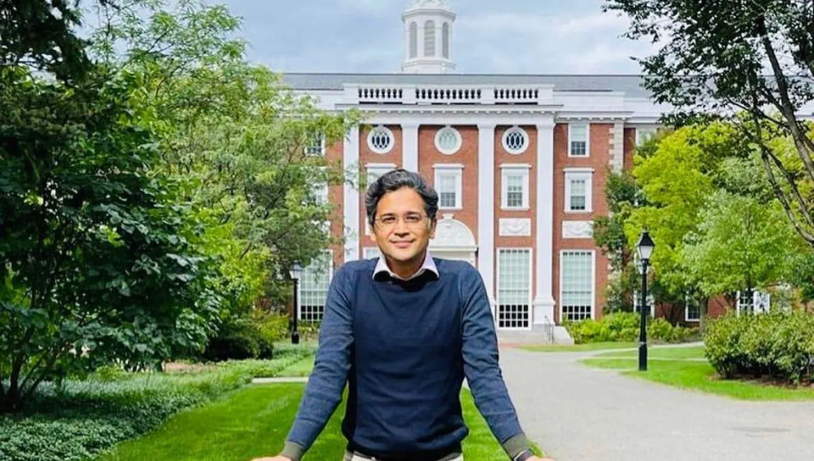 Portrait of Amit Gupta, Founder & Managing Director of Agrifields DMCC